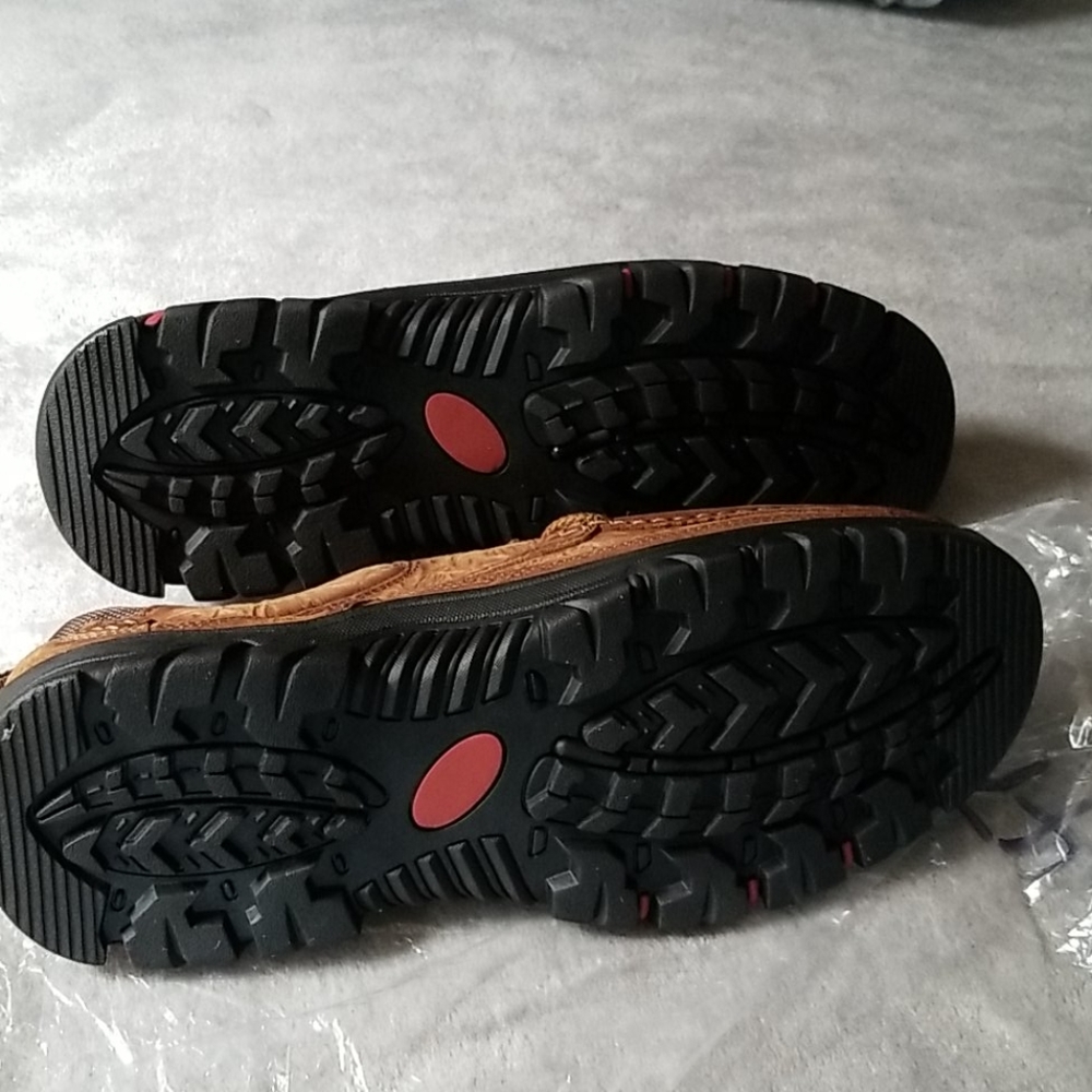 Shoes - Picture 2 of 6